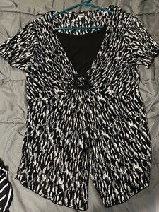 < Y2K Brittany Black and White Blouse with Sequins>